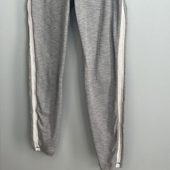 Athleta Women’s Small Workout Gym Gray with white mesh Leggings - Picture 2 of 14